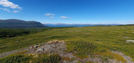 Toundra et lac