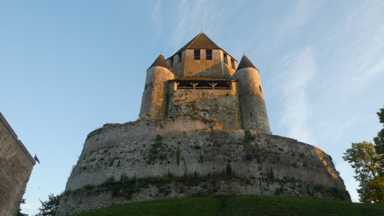 Tour César au coucher du soleil
