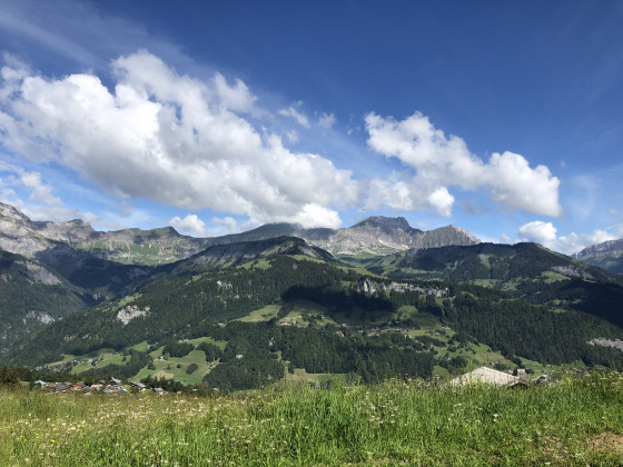 Panorama depuis la mont&eacute;e vers le Mont Lachat