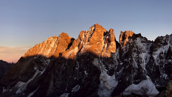 Toutes dernières lueurs du soleil sur le Pic Sans Nom