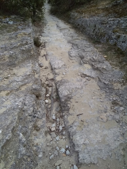 traces de roues dans la roche