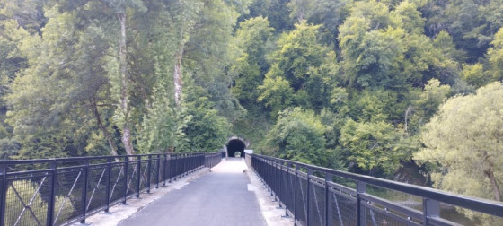 Tunnel et passerelle