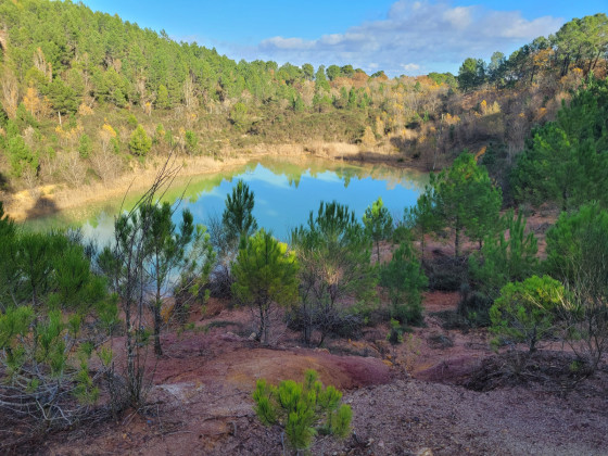 Un des lacs comblant aujourd'hui la carrière d'argile
