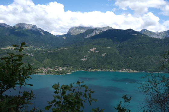 Un joli point de vue sur le lac