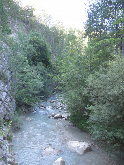 Une belle rivière aux couleurs pastel