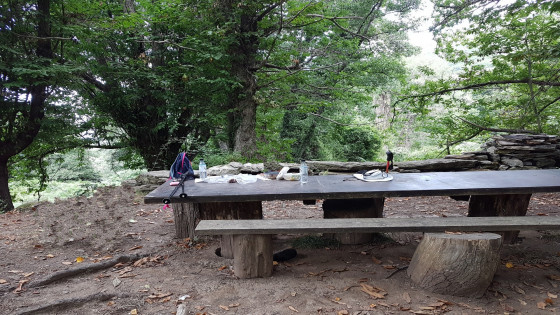 Une belle table pour un pique nique mérité