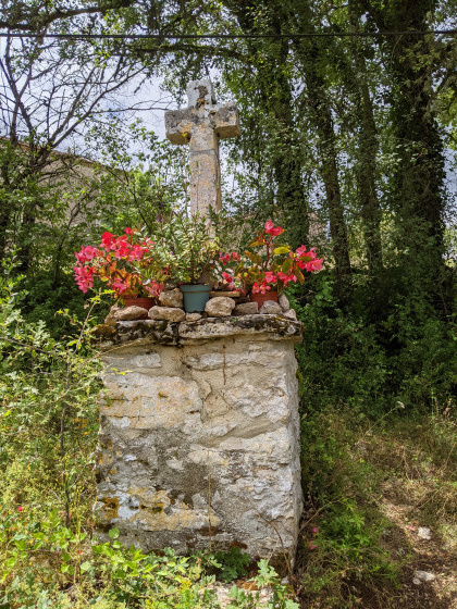 Une croix sur le haut de Pasturat