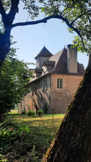 Une demeure au bord du Lot