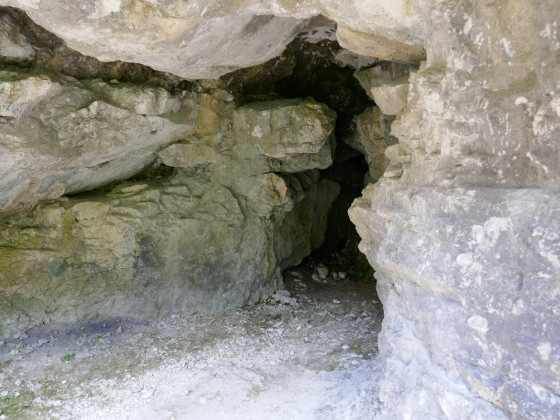 Une des grottes des gorges