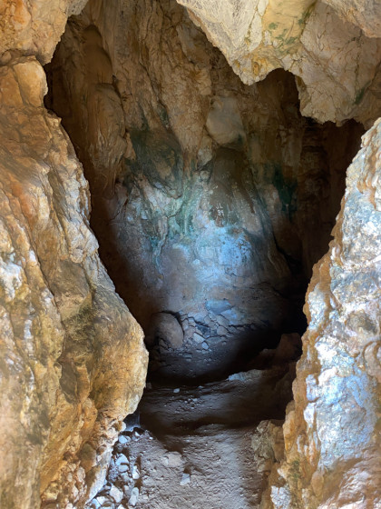 Une Grotte