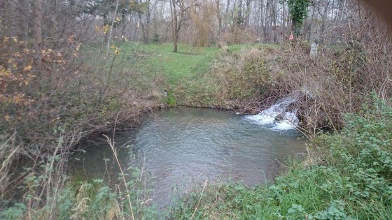 Une petite chute d\'eau