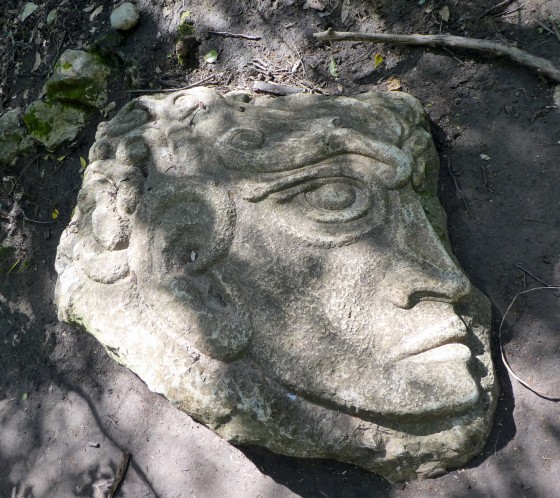 une pierre taillée