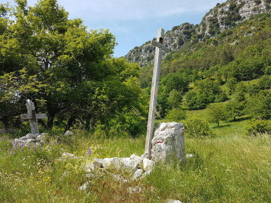 Une sorte de tombe sur le GR