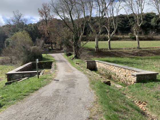 Lavoir abreuvoir de Fraisse Cabard&egrave;s