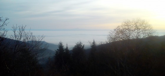 Vallée de la Saône dans la mer de nuages, au loin le Mont Blanc