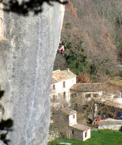 Varappeur devant les Seguins