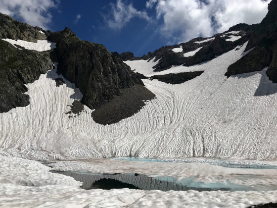 Vers le Col du Charnier et de Belledonne