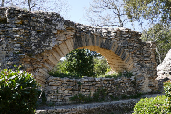 Vestiges de l\'aqueduc de Nîmes