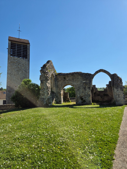 Vestiges de l'&eacute;glise bombard&eacute;e