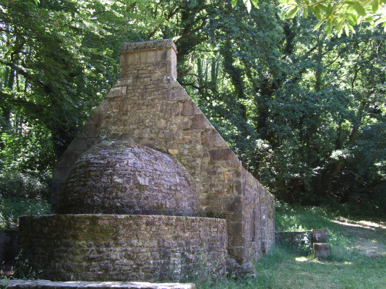 Vieillle  maison avec son four à pain