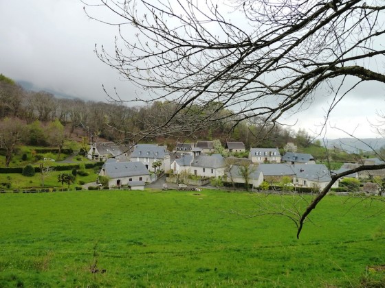 Village d'Ayné