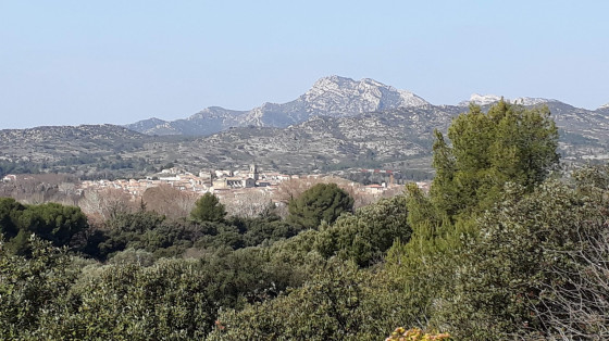 Village d'Eyguières et tour des Opies