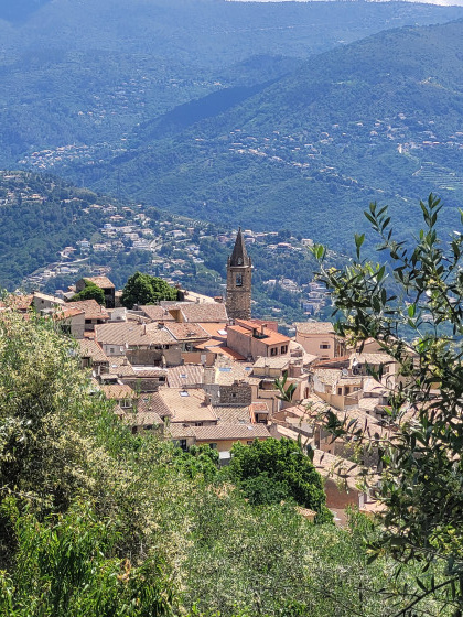 Village perch&eacute; du Broc