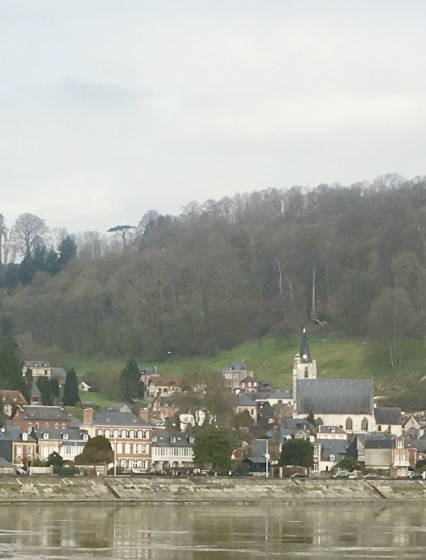 Villequier vue d'en face