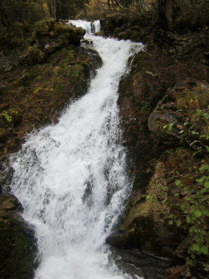 La chapelle "Prinz Heinrich" et la cascade (Tyrol oriental)