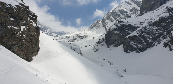 Vu du lac en avril