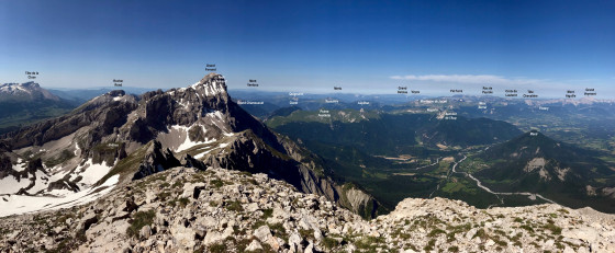 Vue annotée des sommets depuis la Tête de l\'Aupet, vers l\'Ouest