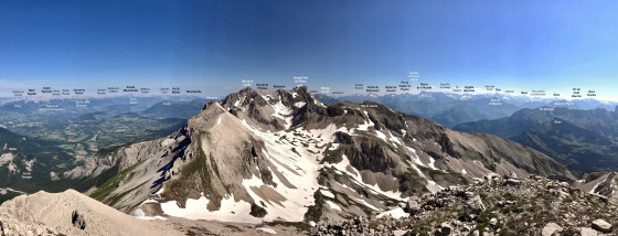 Vue annotée des sommets depuis la Tête de l\'Aupet, vers le Nord