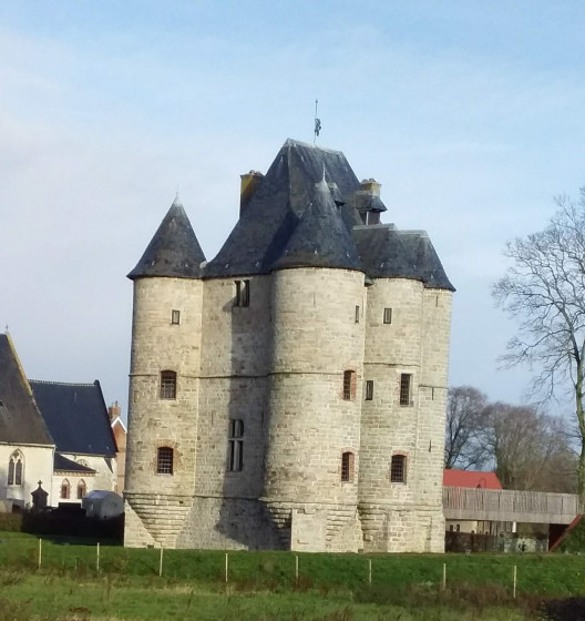 Vue arrière du donjon