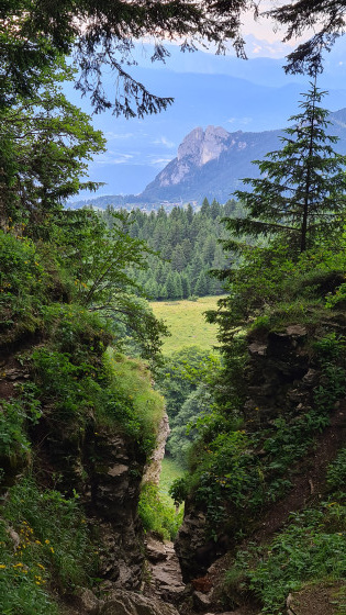 Vue au travers du pas de l\'ours