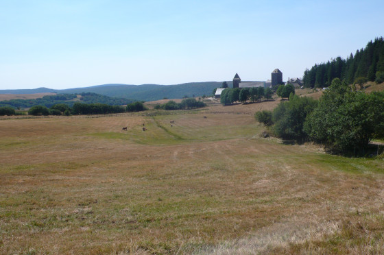 Vue d'Aubrac depuis le GR65 au Nord