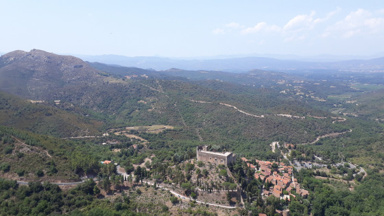 Vue de Castelnou depuis le Roc de Majorque