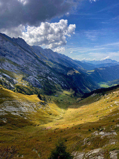Vue de la montée en direction de la Tête des Annes.