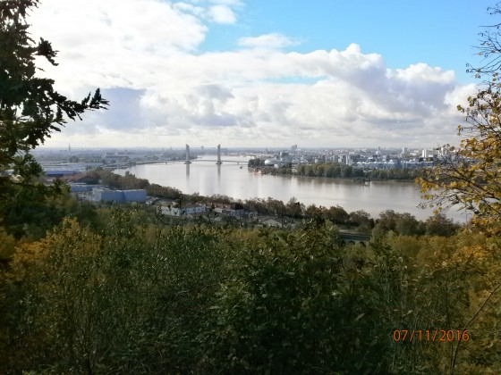 Vue de la rive gauche depuis le parc de l\'ermitage