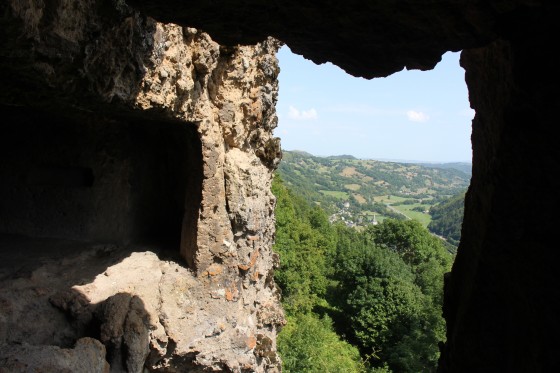 vue de la roche perc&eacute;e