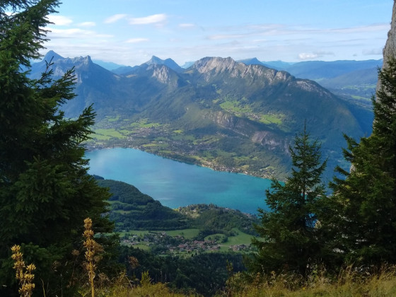 Vue de la zone de randonnée à partir du massif des Bornes.