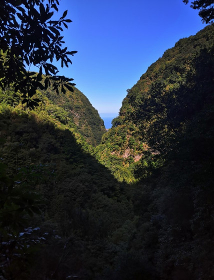 Vue dégagée sur la fin de la levada