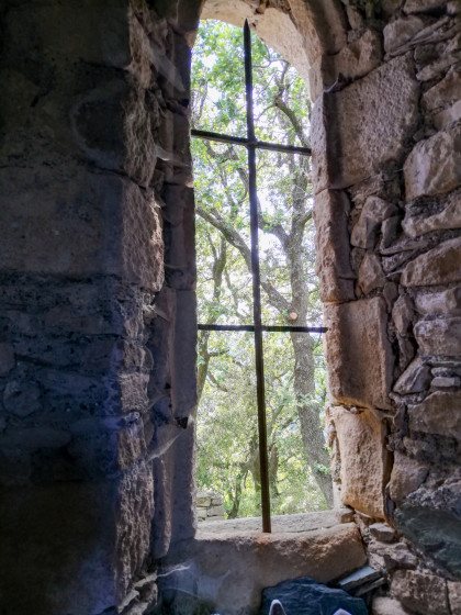 vue depuis l'int&eacute;rieur de la Chapelle