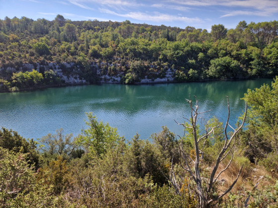 Vue depuis le long de la berge