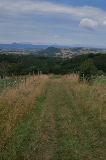 Vue depuis le puy de M&eacute;raille
