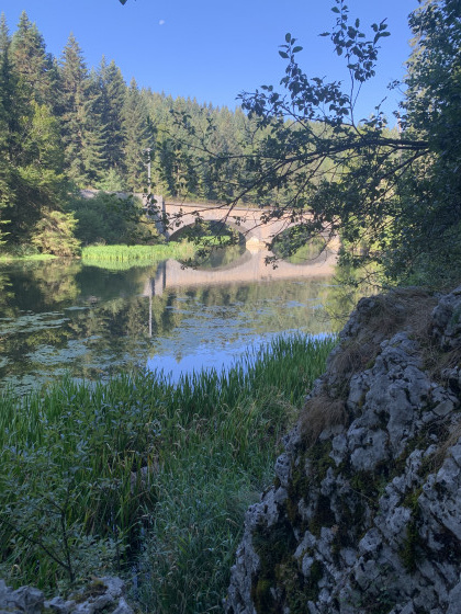 Vue des rives du Doubs
