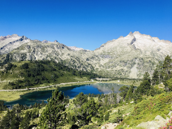 Vue du Lac d'Aumar et Pic du Néouvielle