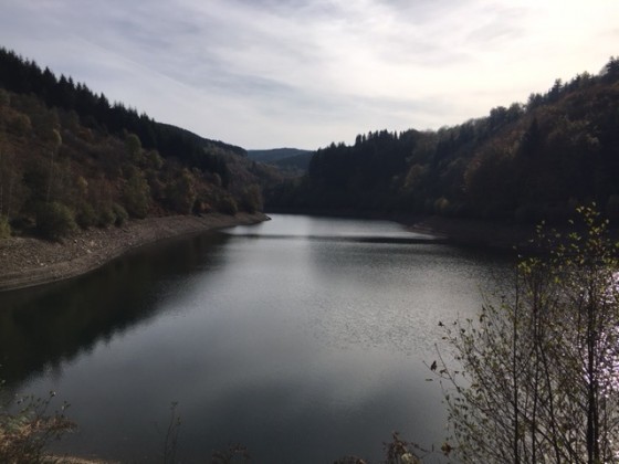 Vue du lac depuis le barrage