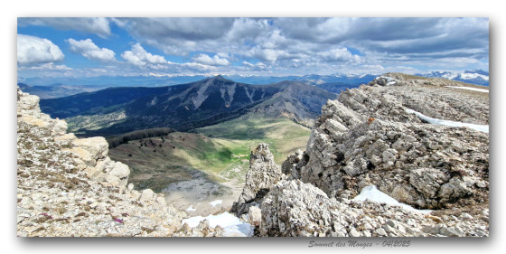Vue du Sommet des Monges