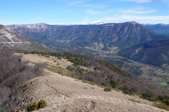 Vue du sommet du Bec Pointu sur le Grand Veymont enneigé