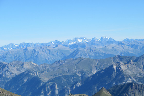Vue  du sommet vers le nord : les Écrins